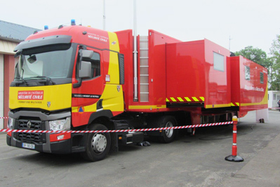 Nogent le Rotrou Renault semi PC A.jpg