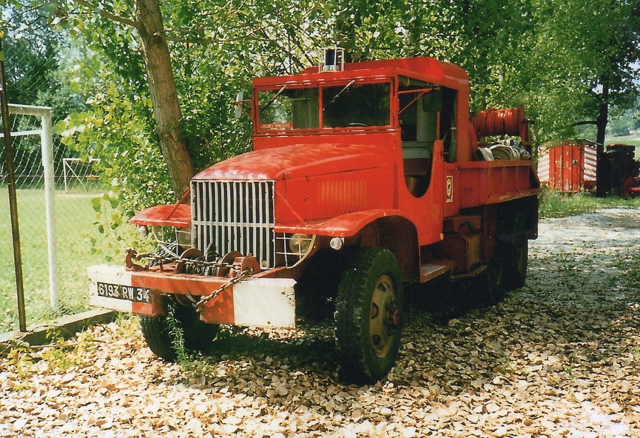 RW 6193 CCF GMC Lacroix Felines (1).jpg