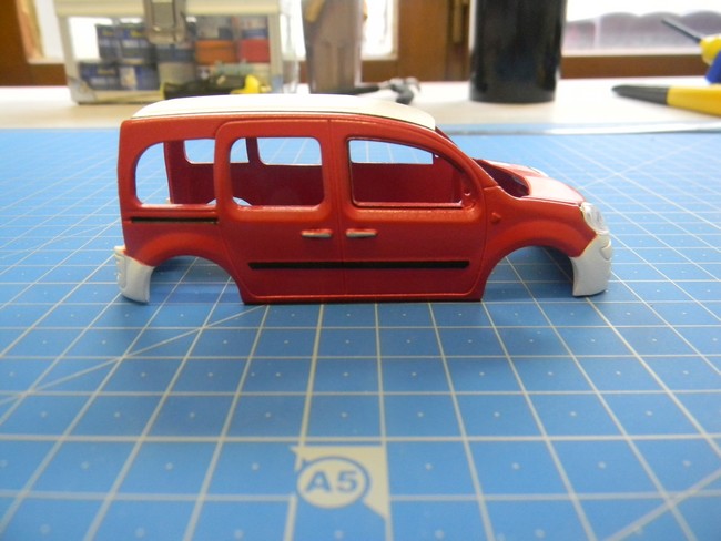 VLSSSM- Peinture poignées de porte côté passager 001.jpg