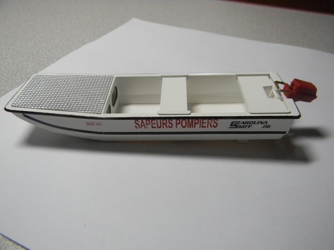 BRS- Pose à blanc moteur sur barque 001.jpg