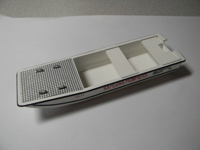 BRS- Collage et peinture poignées amarrage 001.jpg