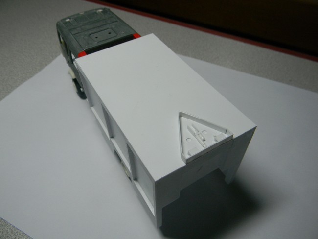 FPTSR- Pose à blanc châssis triangle sur caisse 001.jpg
