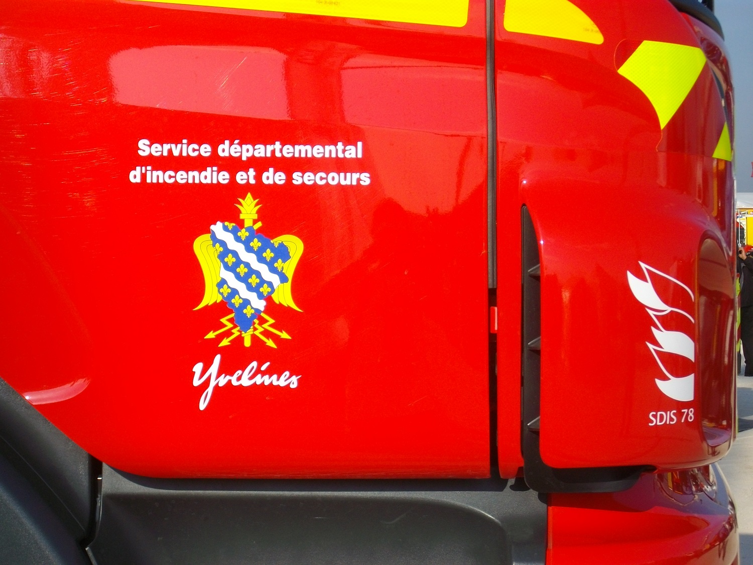 78 BEA Scania Magnanville (3).JPG