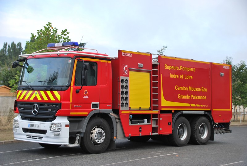 Camion Mousse Eau Grande Puissance (CSP Sud Agglo).JPG