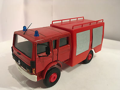 Cef-Replex-Pompiers-Renault-J90-Double-Cabine-_1 (400x300) (2).jpg