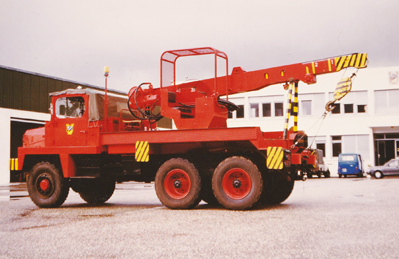 40 Biscarosse Berliet GBC 8KT camion-grue A.jpg