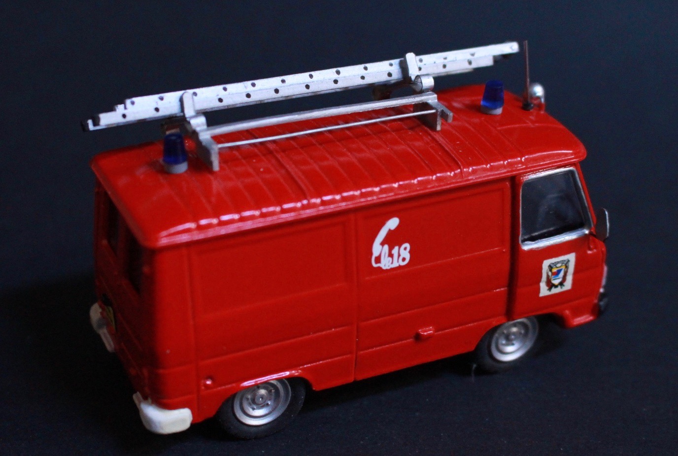 F PEUGEOT J9 L a.jpg