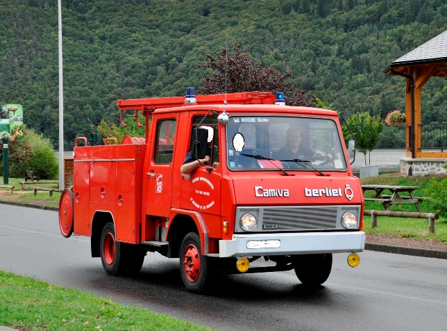 Berliet 500 KE Camiva. Fptl La Roche-Blanche..JPG