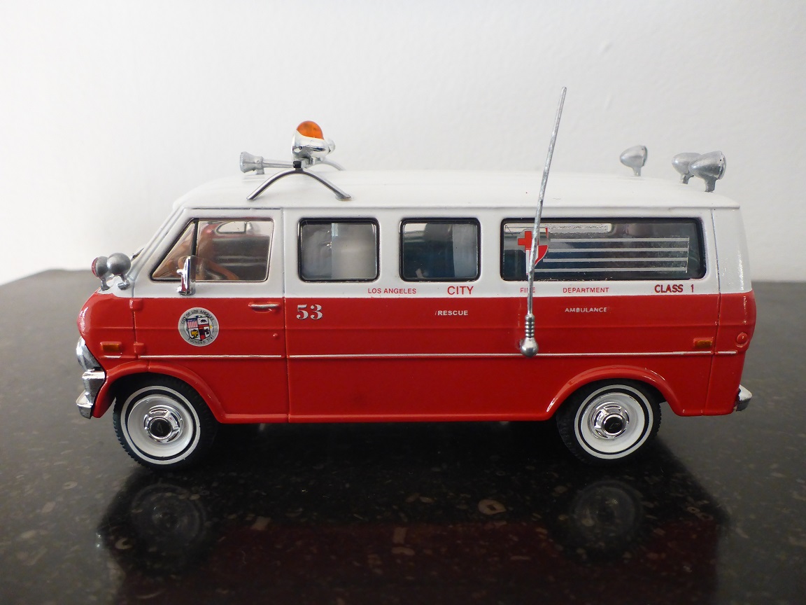 Ford Econoline Van Ambulance 53 Los Angeles City Fire Department (3).JPG