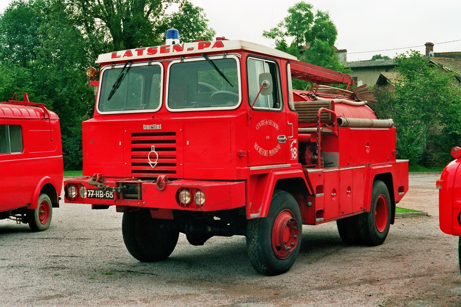 Berliet GBK 18. Ccf Rochefort-Montagne. 77 HB 63. (2).jpg