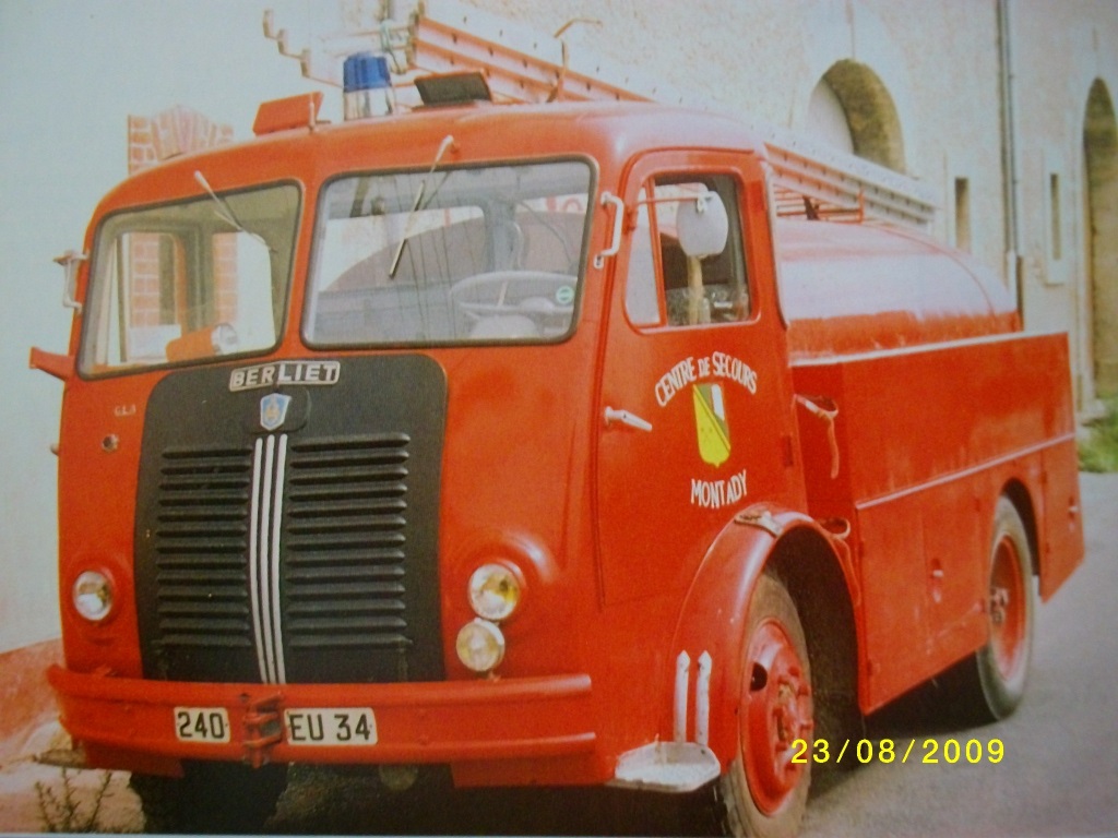 EU 240 Berliet GLA 19 CCI Montady.jpg