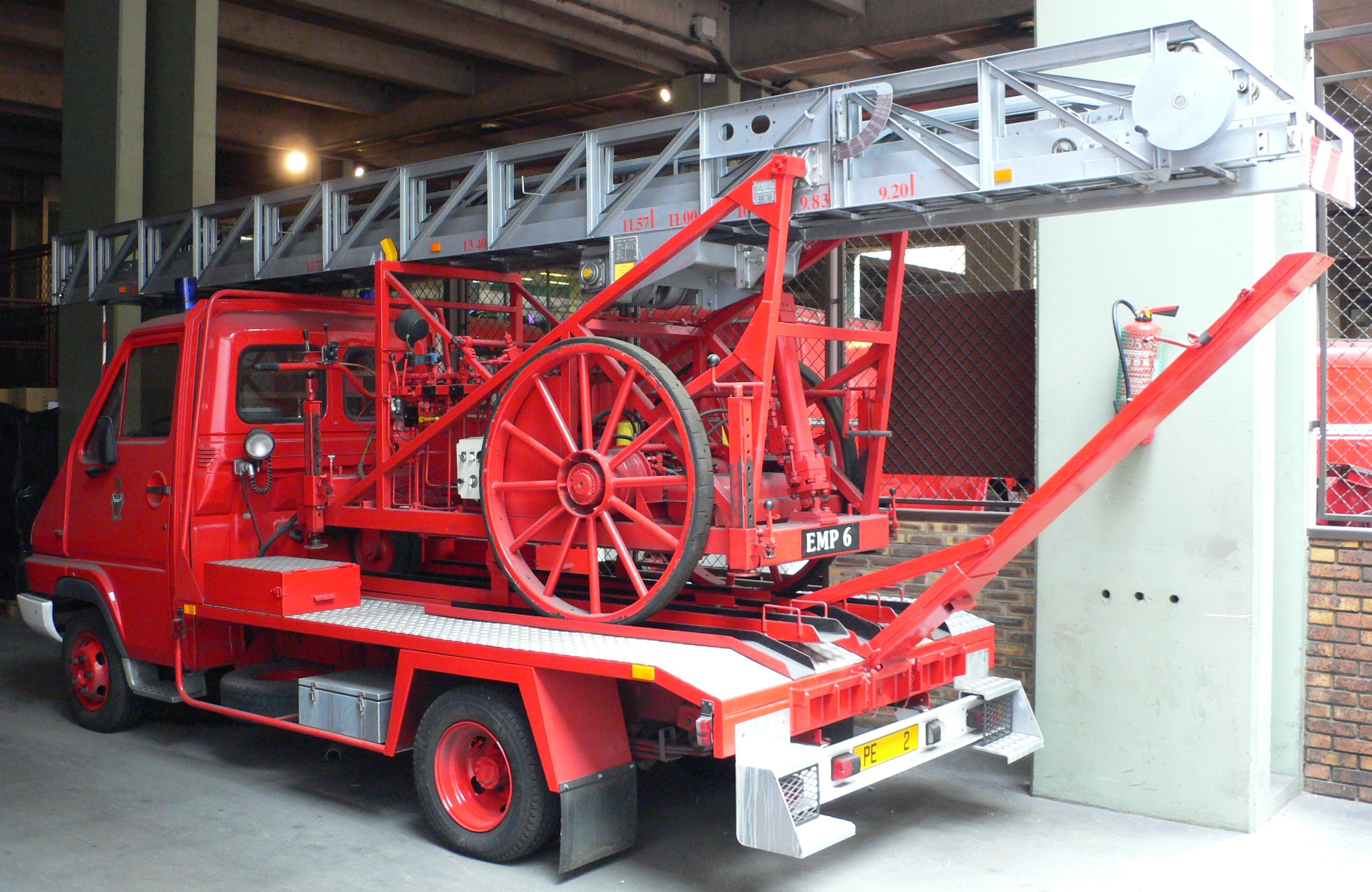 Porteur d’échelle motorisée Renault (PE 2) 2.JPG