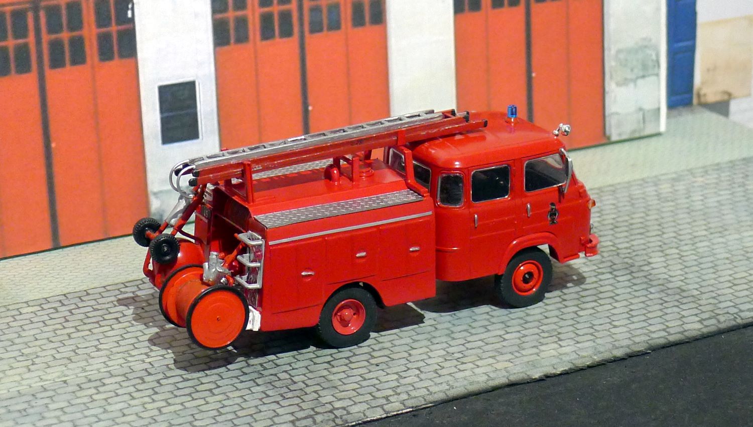 P1080924L.JPG