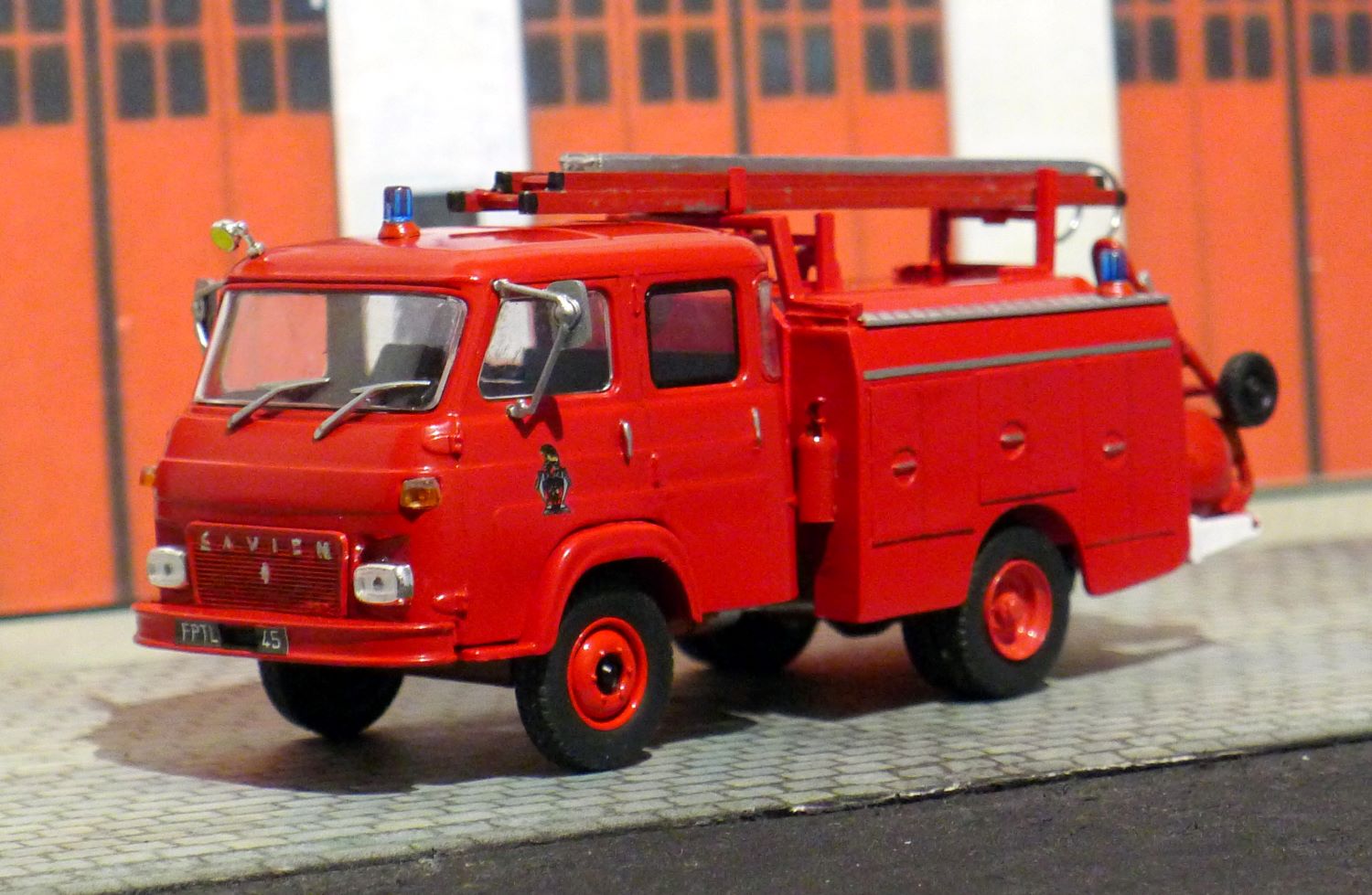 P1080922L.JPG