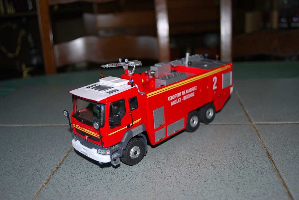 Renault Lander Pompiers Aéroport de Biarritz.jpg